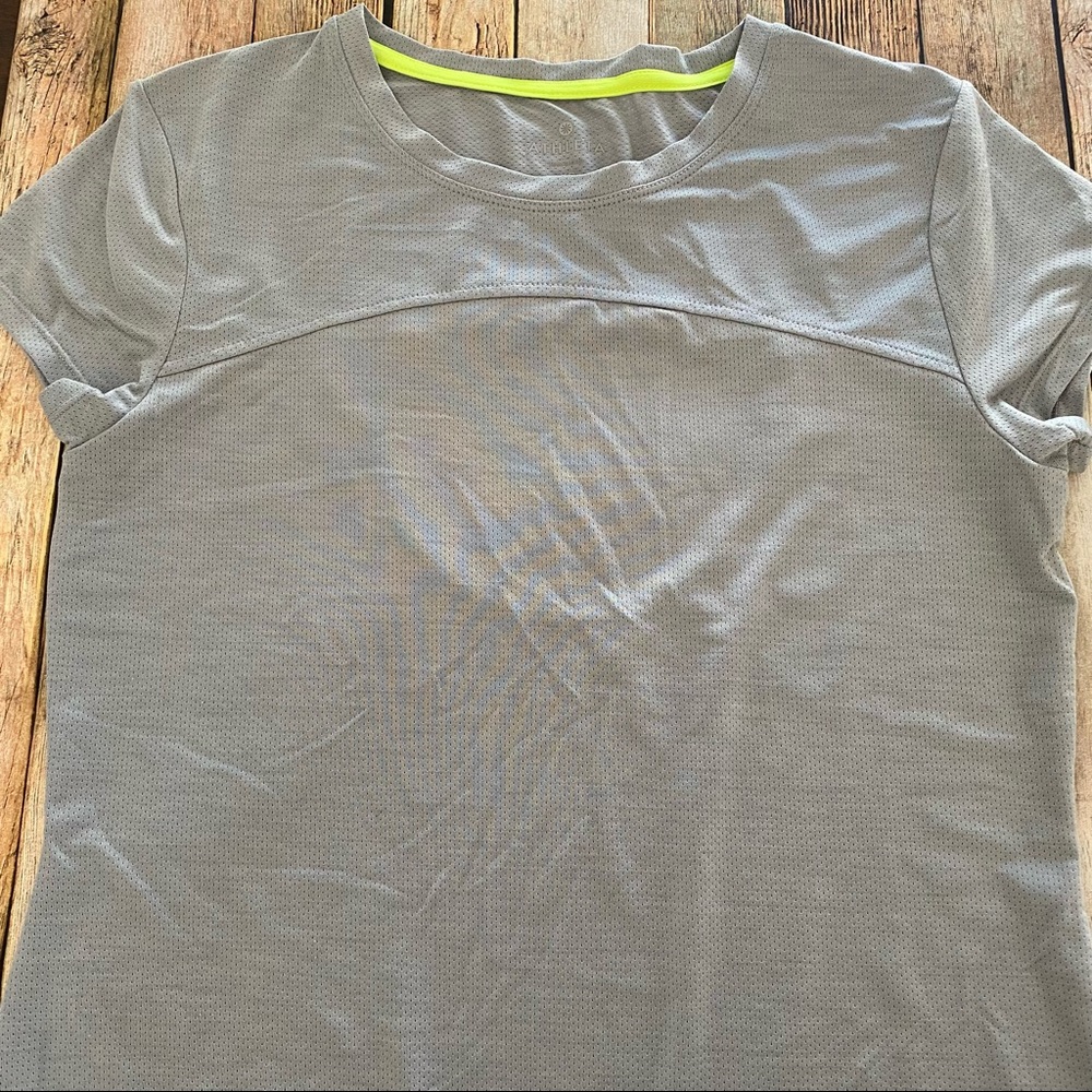 VGUC Athleta Short Sleeve Top Size XS Gray